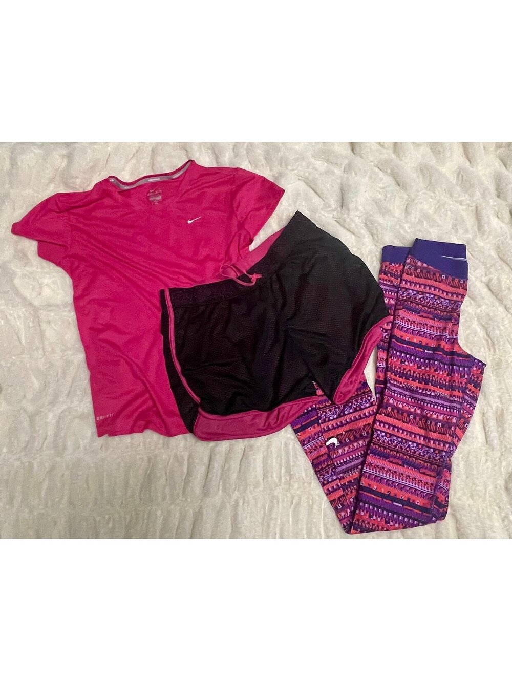Nike women’s athletic bundle